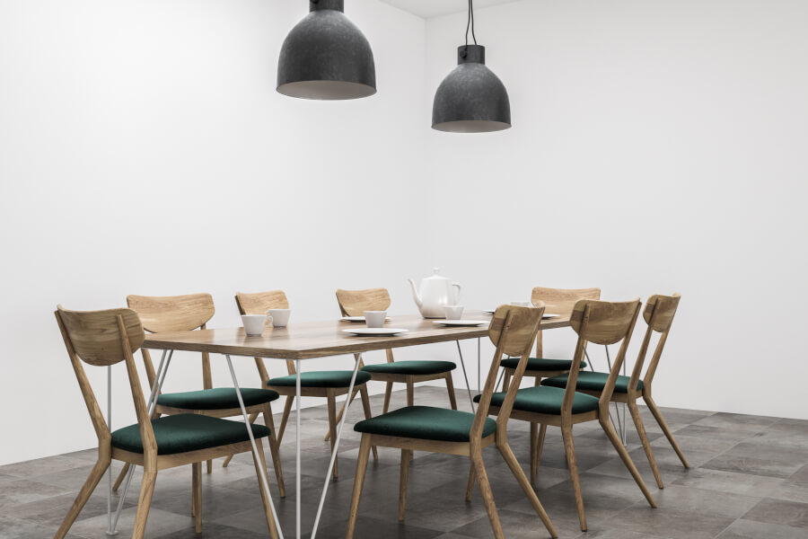 Eetkamer tafel zwarte hanglampen