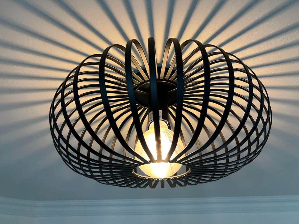 Plafondlamp Balloon met gouden lamp